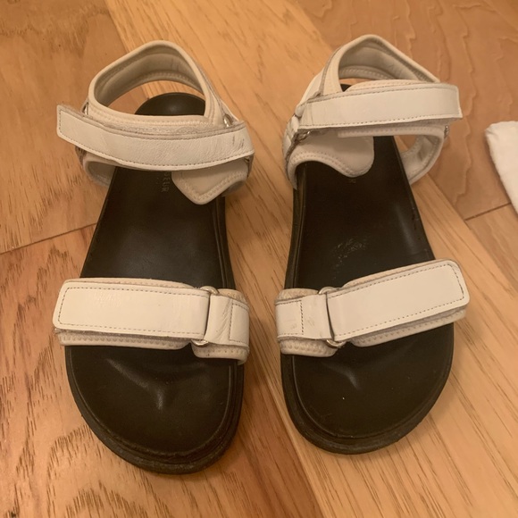 Black and white sandels size 37 - Picture 2 of 8